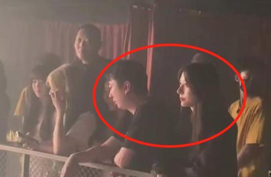 郯城网红吃瓜事件视频曝光,视频曝光引发网友热议 第3张 郯城网红吃瓜事件视频曝光,视频曝光引发网友热议 第3张